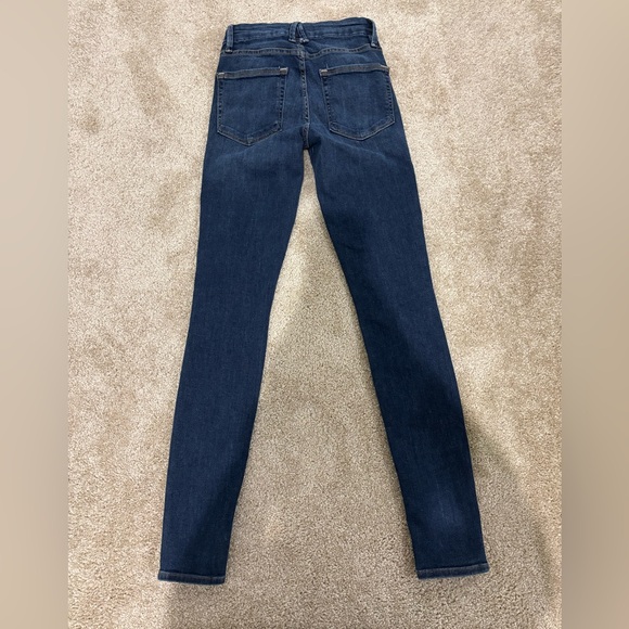🆕 GOOD AMERICAN Good Legs Skinny Jeans - Picture 13 of 16